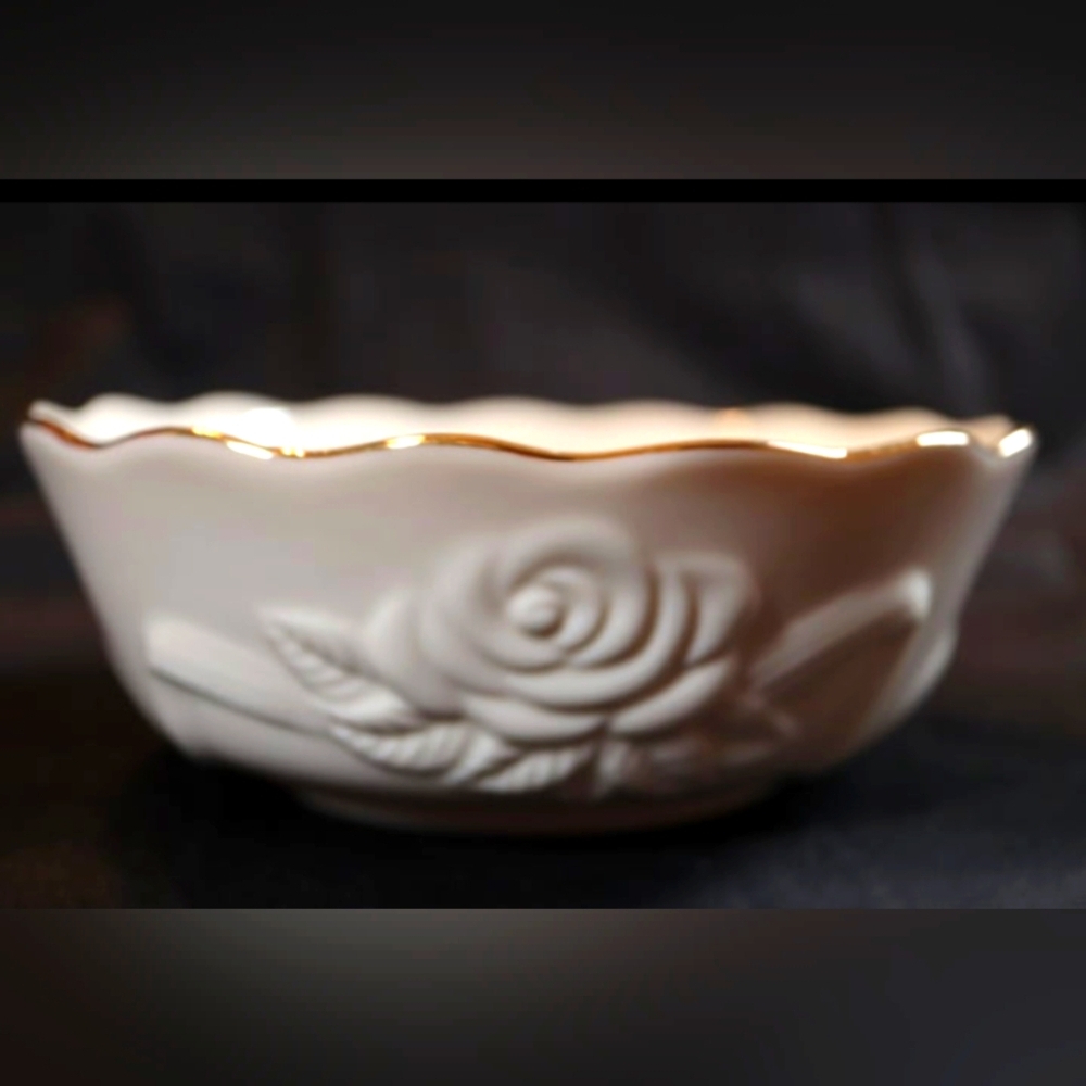 Lenox Rose Blossom Ivory/Cream w/24k Gold Accent Bowl Ivory w/24k Gold Accent